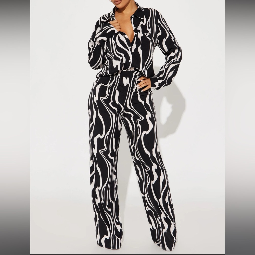 Black and white 2 piece set